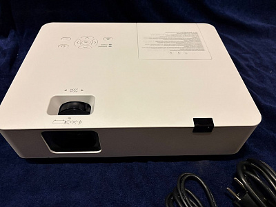 Инсталляционный проектор Exell CV205X