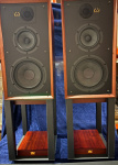 Полочная акустическая система со стойками Wharfedale 85th Anniversary Linton with stands Цвет: Красное Дерево [MAHOGANY]