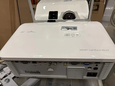 Интерактивный проектор SMART LR60wi2 Интерактивный проектор SMART LR60wi2