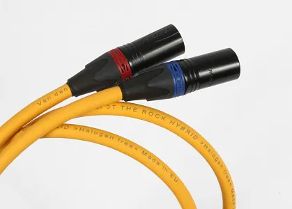 Кабель межблочный аналоговый XLR Van den Hul 3T The Rock Hybrid. Длина 0,8 метра Кабель межблочный аналоговый XLR Van den Hul 3T The Rock Hybrid. Длина 0,8 метра