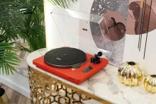 Комплект стереоусилитель Phaze Audio VOLT + проигрыватель виниловых дисков Phaze Audio Diana MK2 Цвет: Красный [Valkyrian red]
