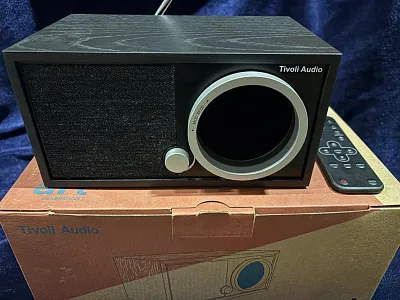 Радиоприемник с Wi-Fi Tivoli Model One Digital Gen 2 Радиоприемник с Wi-Fi Tivoli Model One Digital Gen 2