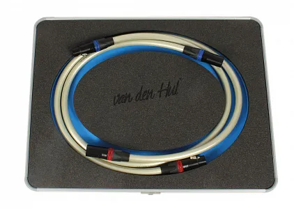Кабель межблочный аналоговый XLR Van den Hul The Platinum Hybrid Mk II Balanced. Длина 1 метр