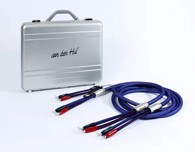 Акустический кабель Van den Hul Mounted set 3T The Cloud Limited Edition Hybrid. 2,5 метра пара. Разъем BERRI bi-amping (4-4) Цвет: пастельно-голубой Акустический кабель Van den Hul Mounted set 3T The Cloud Limited Edition Hybrid. 2,5 метра пара. Разъем BERRI bi-amping (4-4) Цвет: пастельно-голубой